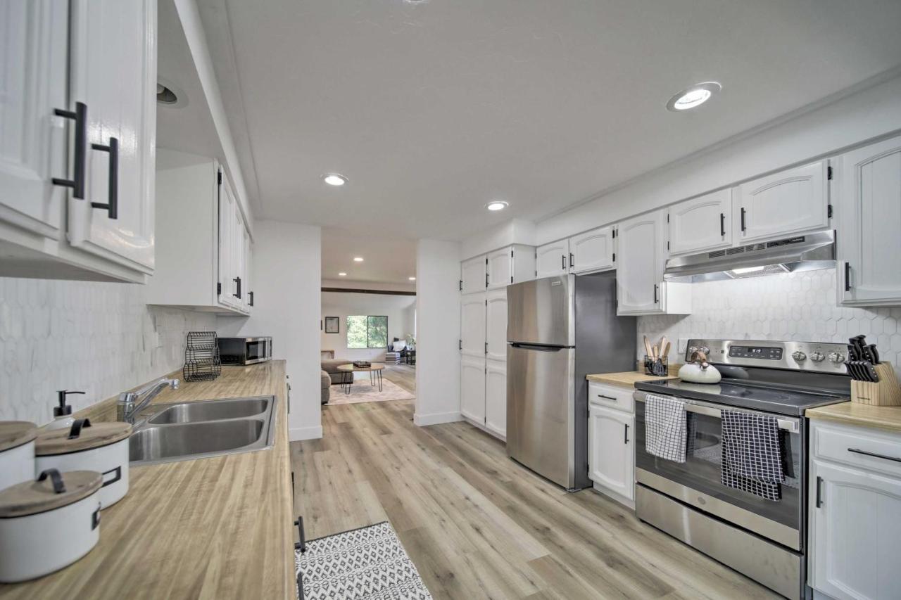 Bright And Airy Liberty Lake Abode With Backyard! Extérieur photo